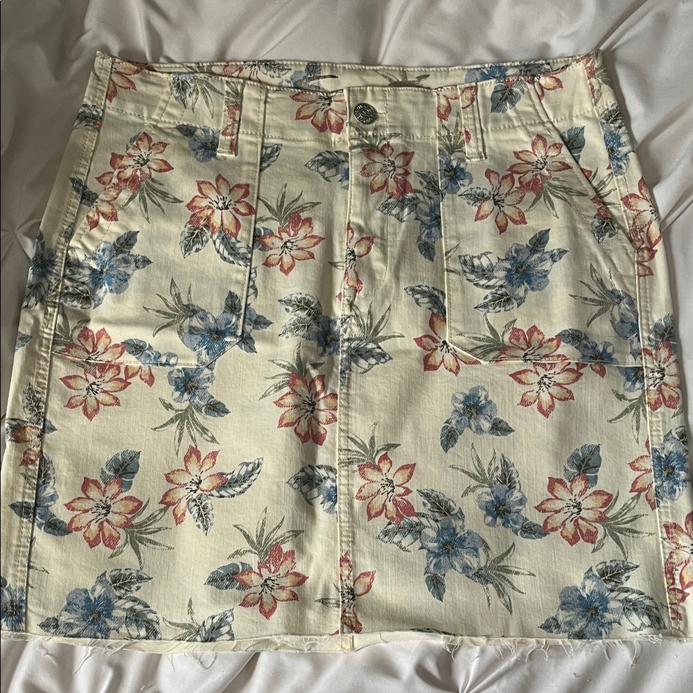 Seven7 white denim flowered utility skirt